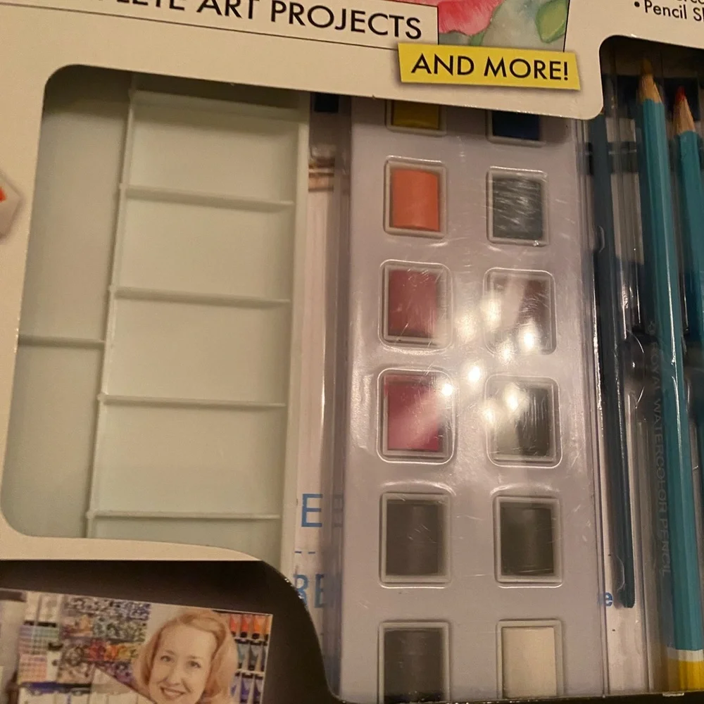 Watercolor Drawing Art Set with Pencils and Paints brand new - Picture 4 of 8